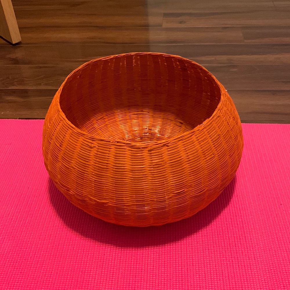 VINTAGE YARN BASKET